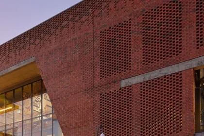 Curtin University Shines in Luxury Marketing: emlyon Partnership Spotlight Curtin University Shines in Luxury Marketing: emlyon Partnership Spotlight