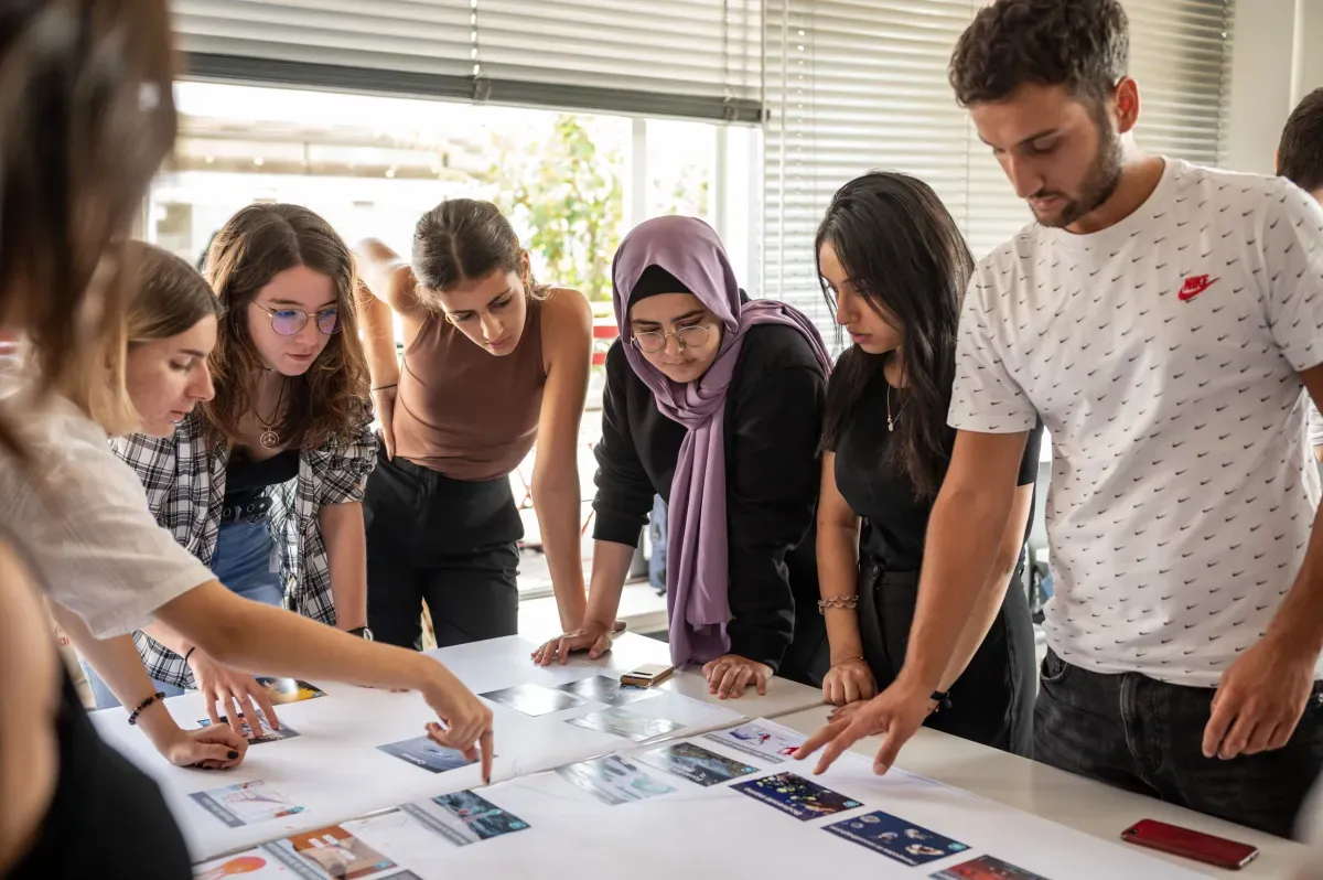 L’engagement au cœur de la stratégie - emlyon L’engagement au cœur de la stratégie - emlyon