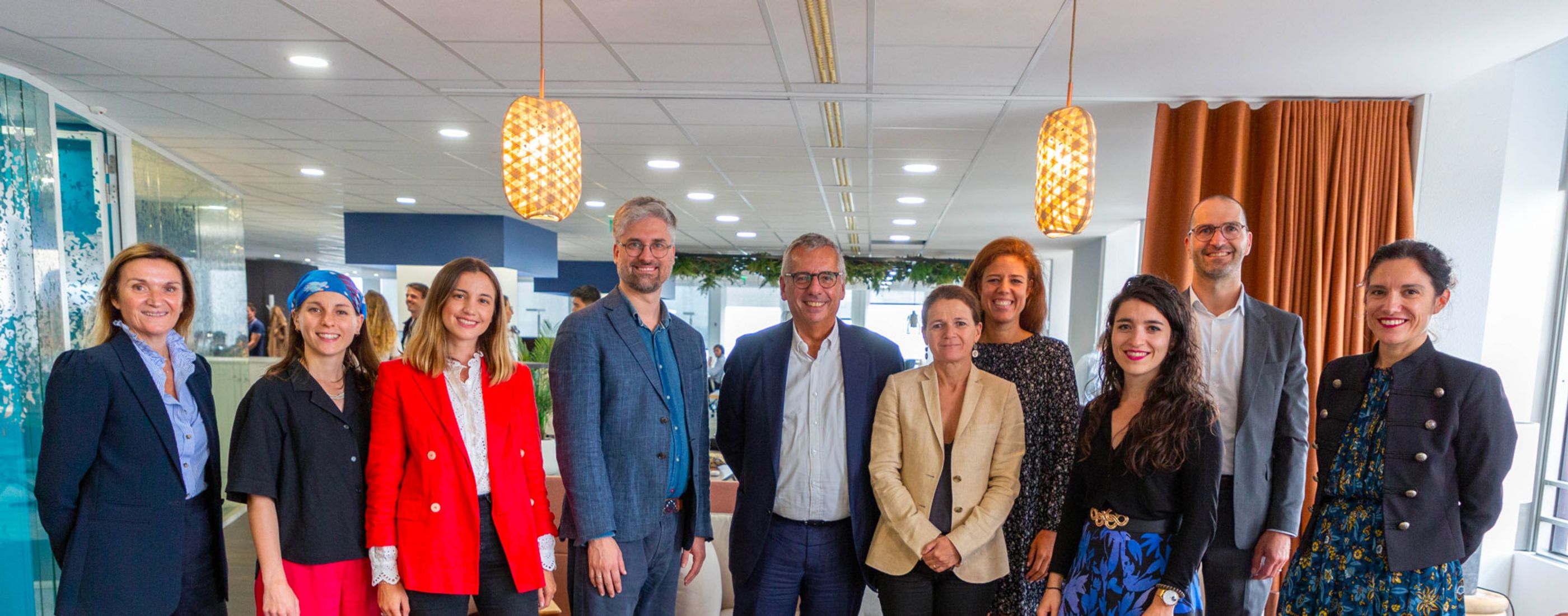 Renouvellement du partenariat entre Wavestone et emlyon business school : une collaboration renforcée Renouvellement du partenariat entre Wavestone et emlyon business school : une collaboration renforcée