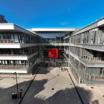 Campus de Lyon - emlyon business school Campus de Lyon - emlyon business school