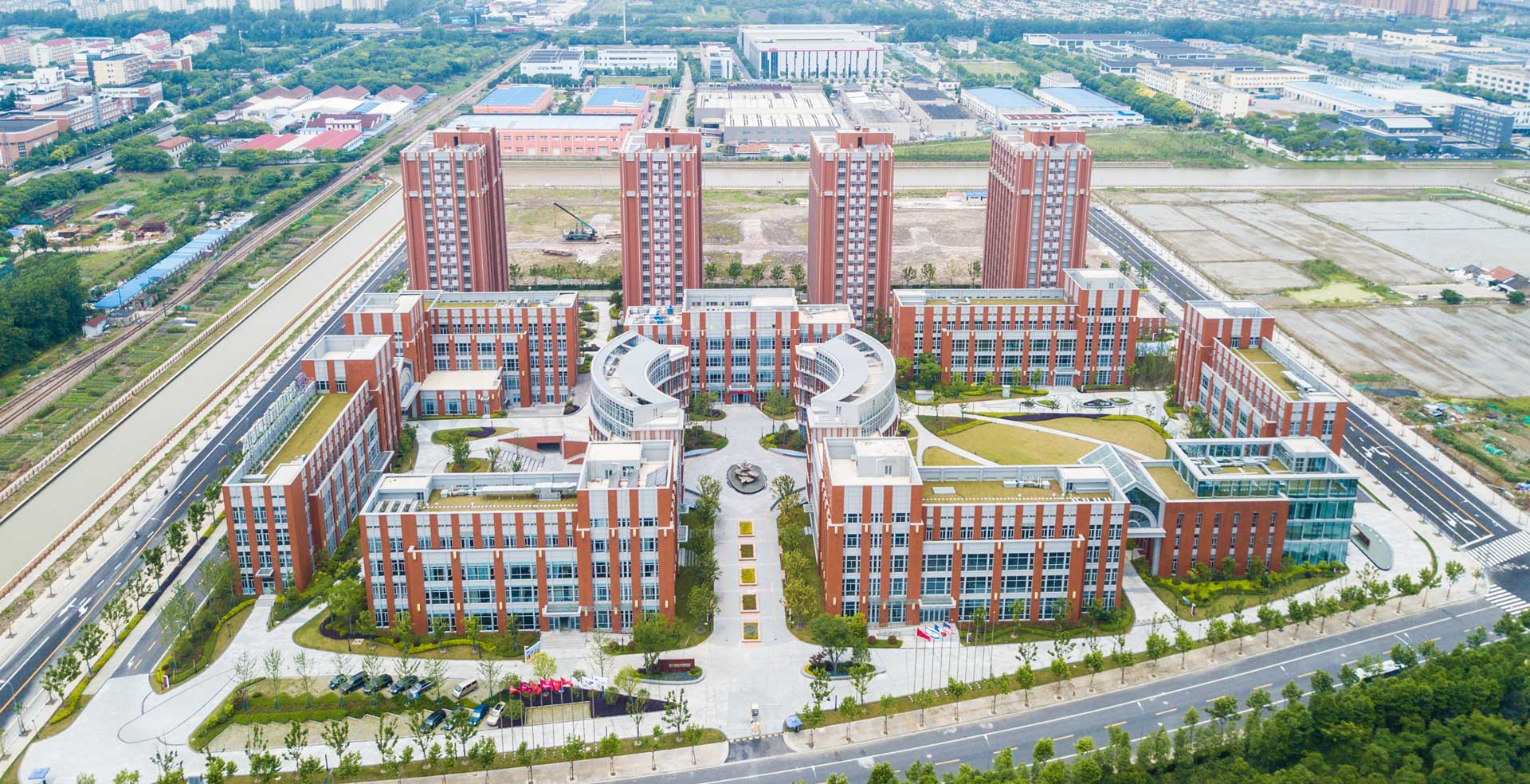 Le campus de Shangai - emlyon business school Le campus de Shangai - emlyon business school