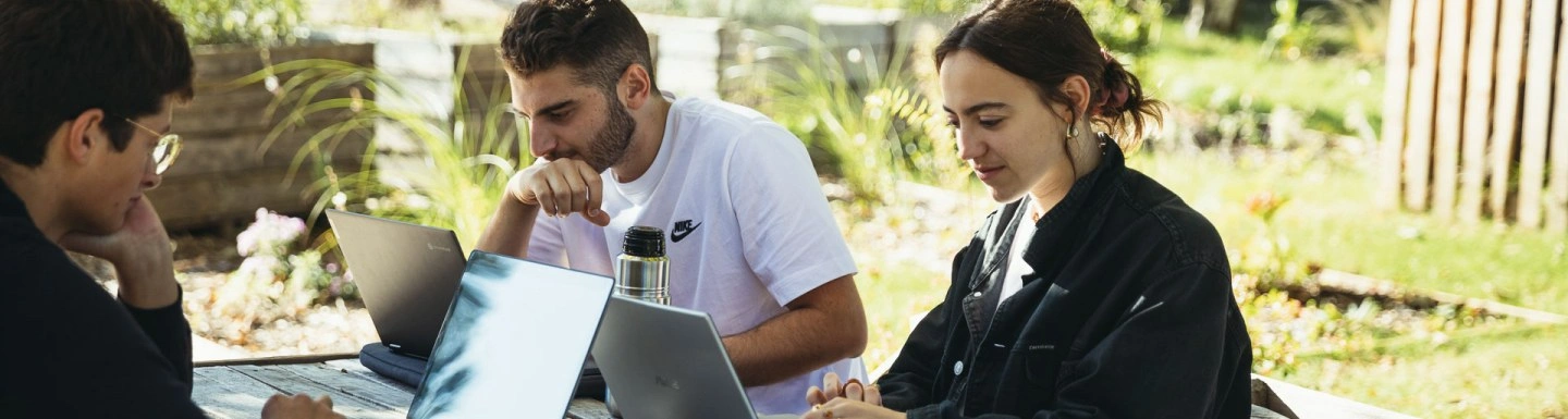 Former les changemakers de demain pour un monde habitable avec le Programme Grande Ecole Former les changemakers de demain pour un monde habitable avec le Programme Grande Ecole