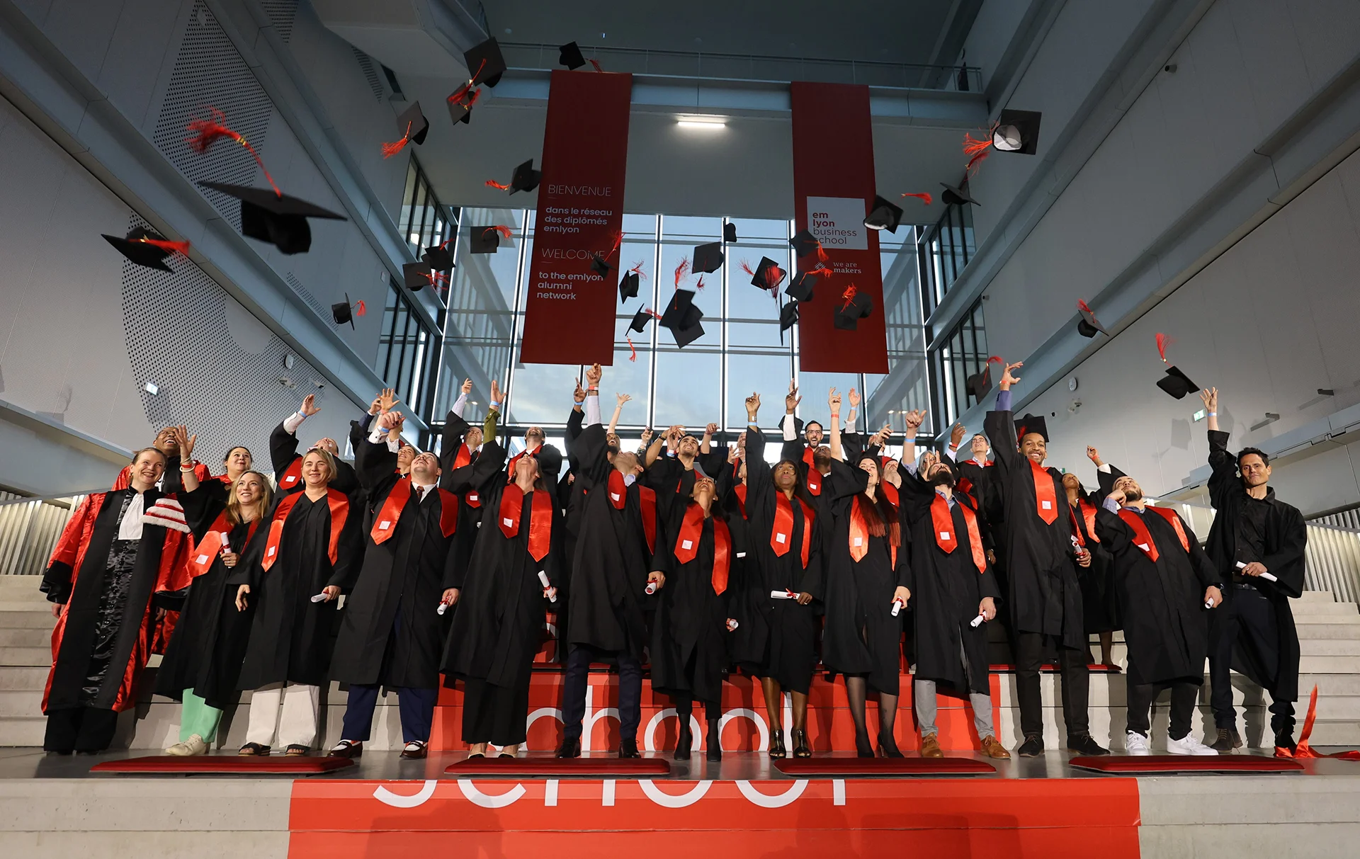 emlyon célèbre ses diplômés des promotions 2024 emlyon célèbre ses diplômés des promotions 2024