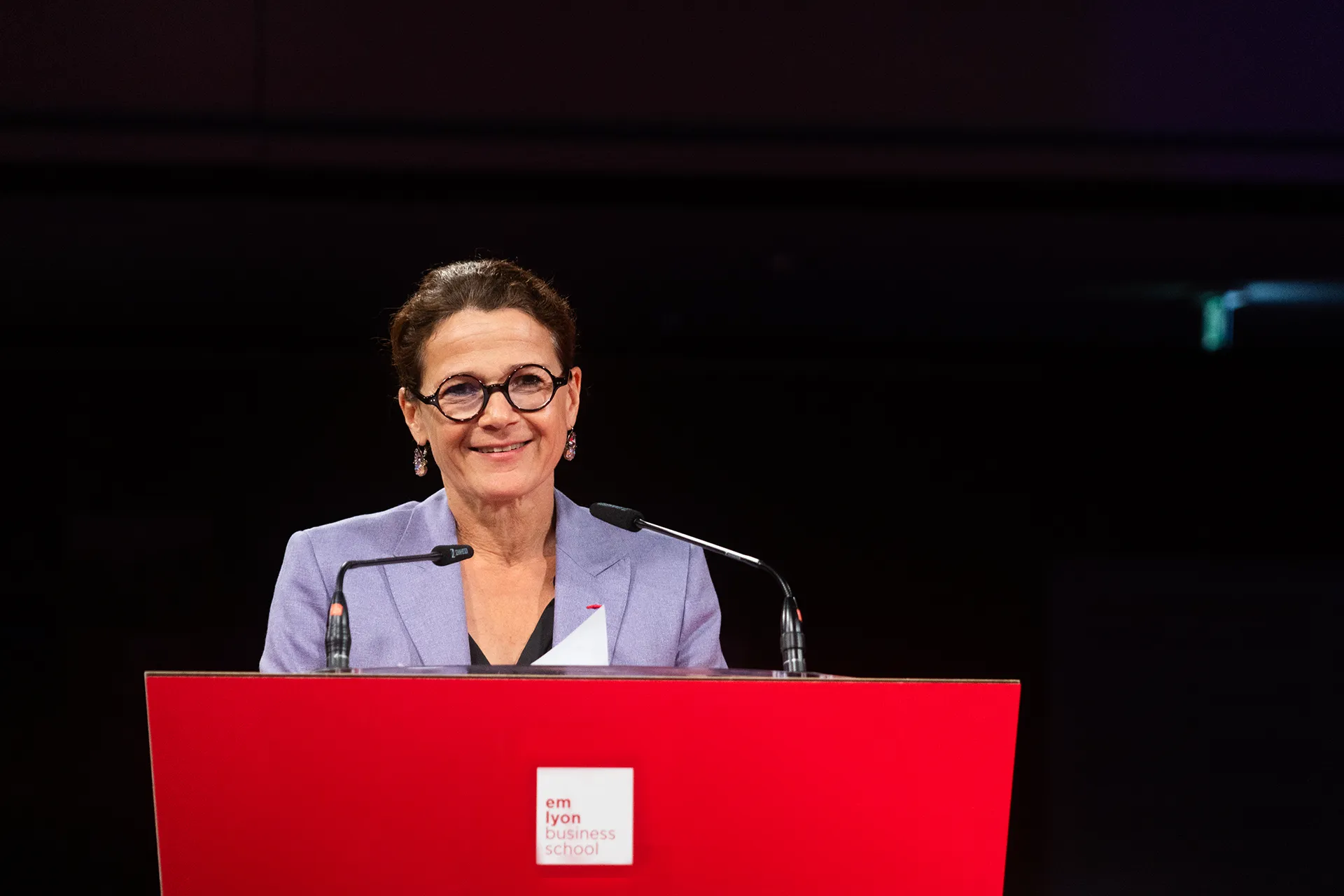 Isabelle Huault reconduite à la tête d’emlyon business school pour un deuxième mandat Isabelle Huault reconduite à la tête d’emlyon business school pour un deuxième mandat