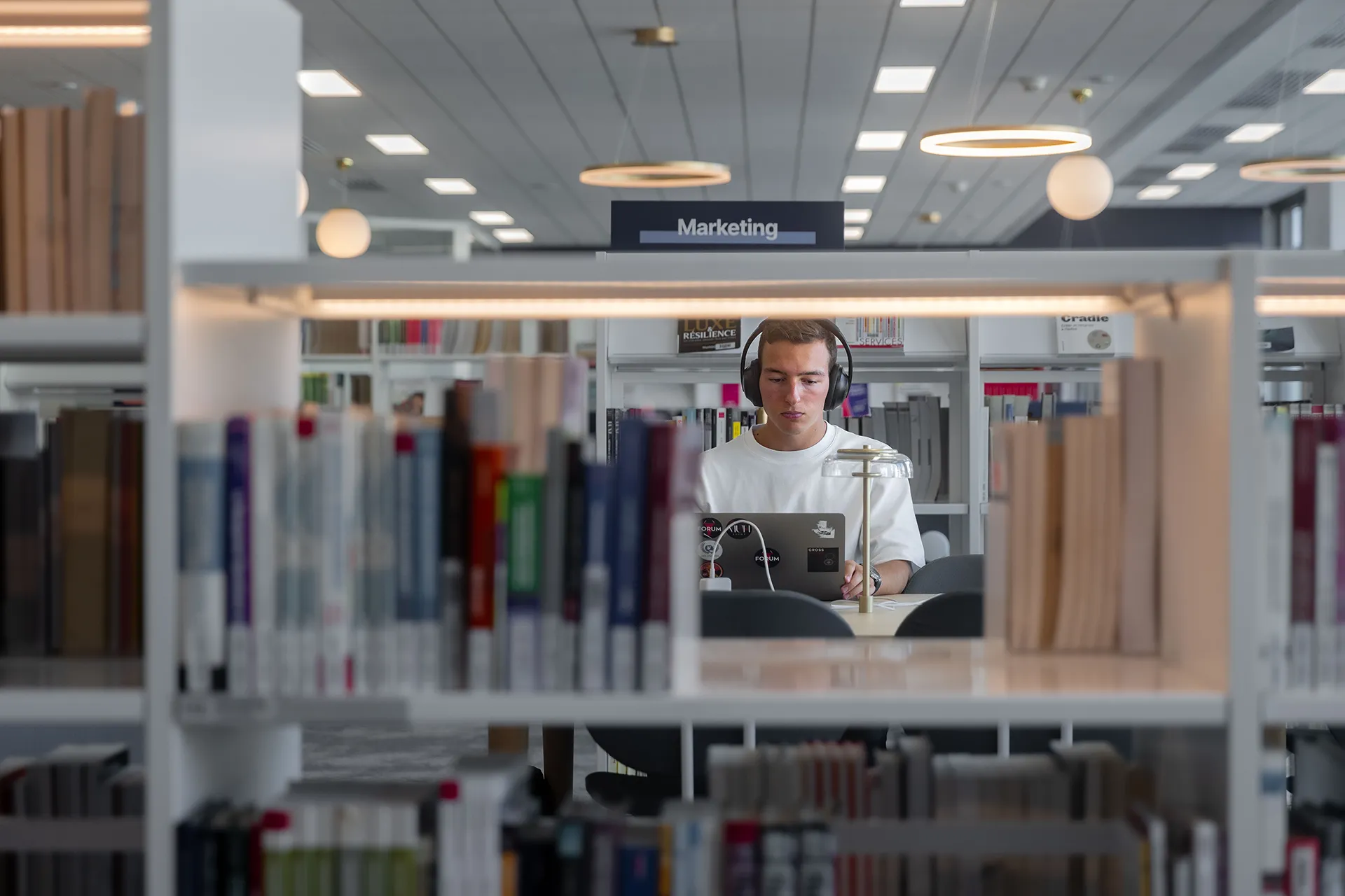 La bibliothèque d'emlyon business school (campus de Lyon)