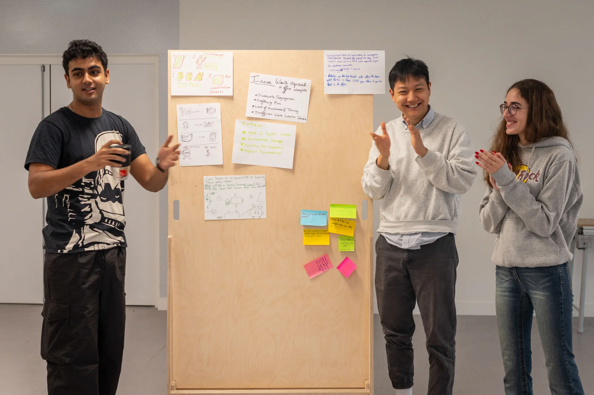 Des étudiantes et étudiants du makers' lab d'emlyon business school