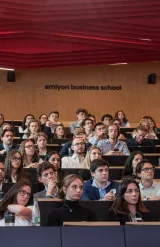 auditorium-emlyon-businees-school