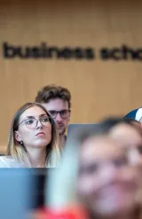 Des étudiantes et étudiants d'emlyon business school