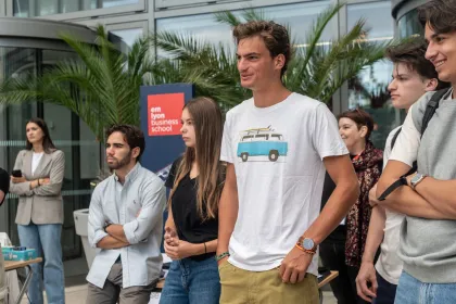 Étudiants d’emlyon lors des dispositif de rentrées autour de l’ODD 11.