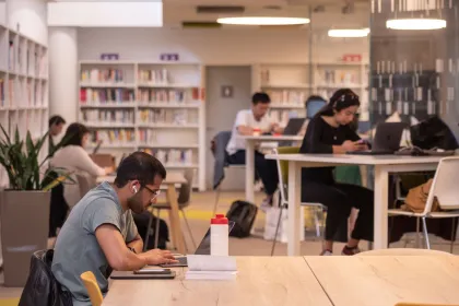 Shanghai Ranking 2022 GRAS : emlyon dans le top 3 français dans deux disciplines