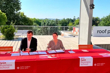 emlyon business school et la Banque Populaire Auvergne Rhône Alpes renouvellent leur partenariat pour une durée de 4 ans