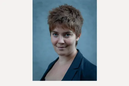 Lisa Buchter, professor at emlyon, winner of the 2022 ASQ Award for the best paper based on a dissertation published in 2021