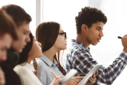 emlyon business school et l’École Centrale de Lyon lancent un Bachelor of Science in Data Science for Responsible Business