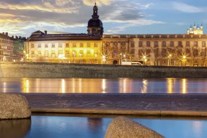 Join a business school in France: Meet Maria from Lebanon