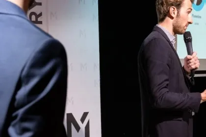 Portrait de Thibault, entrepreneur et étudiant à emlyon