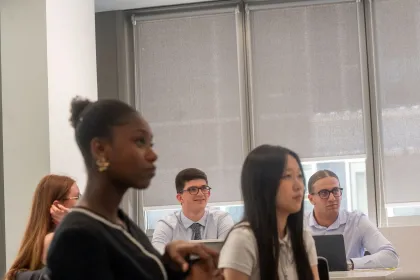 Etudiants en session d'entraînement aux oraux