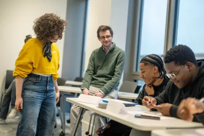 Etudiante qui anime une session de mentorat pour la Cordées de la Réussite 2025