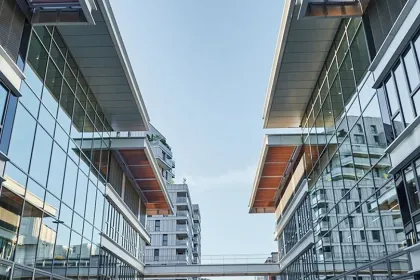 « Résonances », le nouveau plan stratégique 2024-2028 d’emlyon