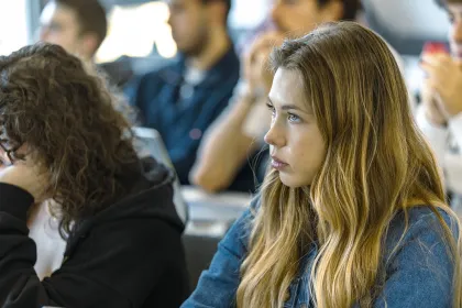 Des étudiantes et étudiants d'emlyon business school