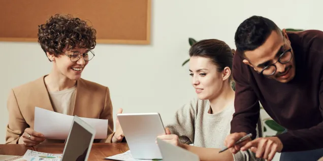 Développer le leadership par l'action : nouvelles pratiques et enseignements Développer le leadership par l'action : nouvelles pratiques et enseignements
