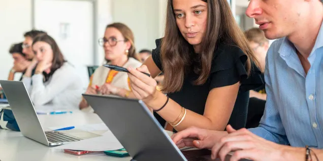 emlyon lance un double diplôme en partenariat avec UCL emlyon lance un double diplôme en partenariat avec UCL
