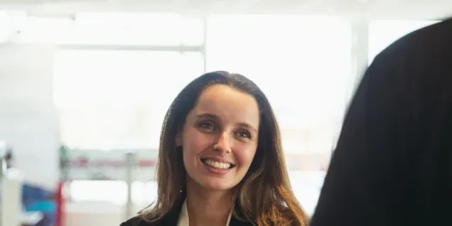 L’apprentissage en PGE à emlyon business school un tremplin vers l'employabilité L’apprentissage en PGE à emlyon business school un tremplin vers l'employabilité