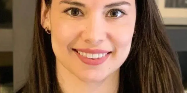 From Guatemala to France: A dentist’s venture into business studies