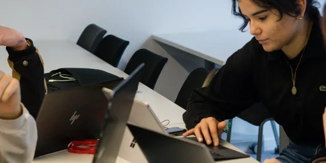 Après le bac, se plonger tout de suite dans le concret et le “faire” Après le bac, se plonger tout de suite dans le concret et le “faire”