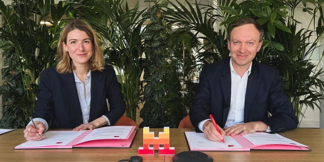 Signature partenariat emlyon business school et Mistral AI