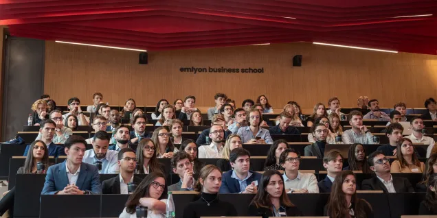 auditorium-emlyon-businees-school