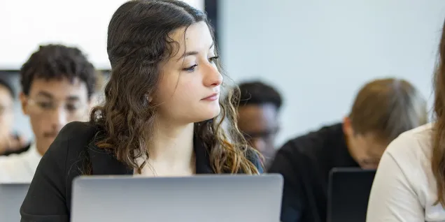 Des étudiants d'emlyon business school pendant un cours