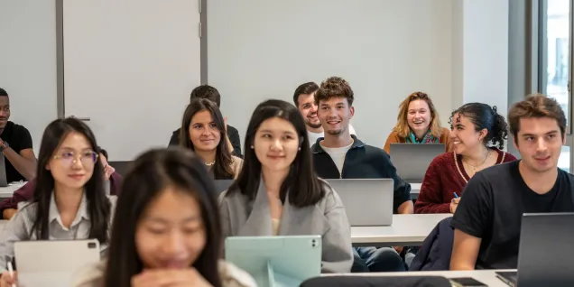 Des étudiants d'emlyon business school