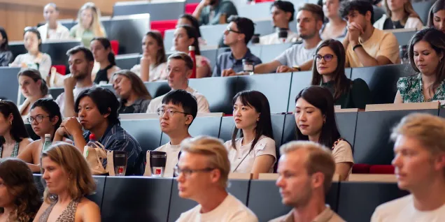 emlyon business school auditorium
