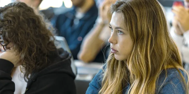 Des étudiantes et étudiants d'emlyon business school