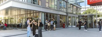 L'entrée Jean Jaurès du campus de Lyon - emlyon business school