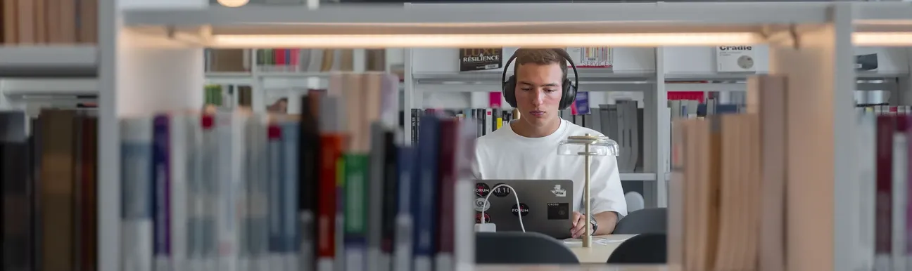 La bibliothèque d'emlyon business school (campus de Lyon)