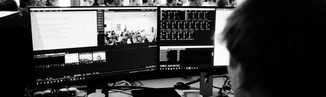 Régie technique pilotant la diffusion d’un événement et la production de contenus numériques.