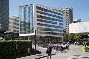 Partenariat entre emlyon business school et Nextdoor