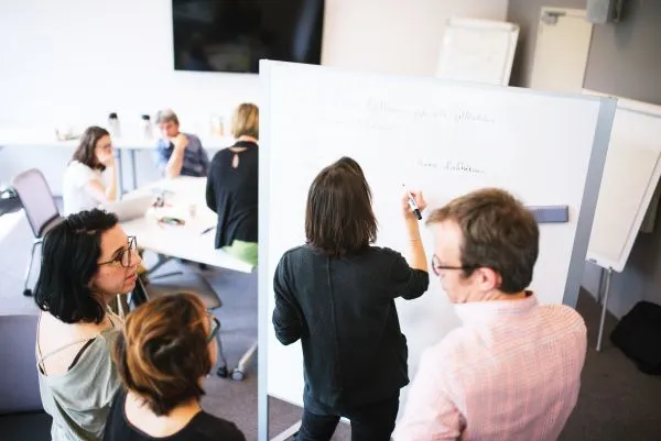 Le rôle stratégique des Trainers dans les programmes sur-mesure d’emlyon 200 trainers
