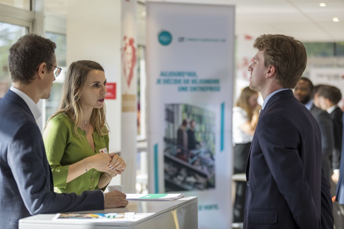 Un lieu de rencontre dédié aux candidats et entreprises