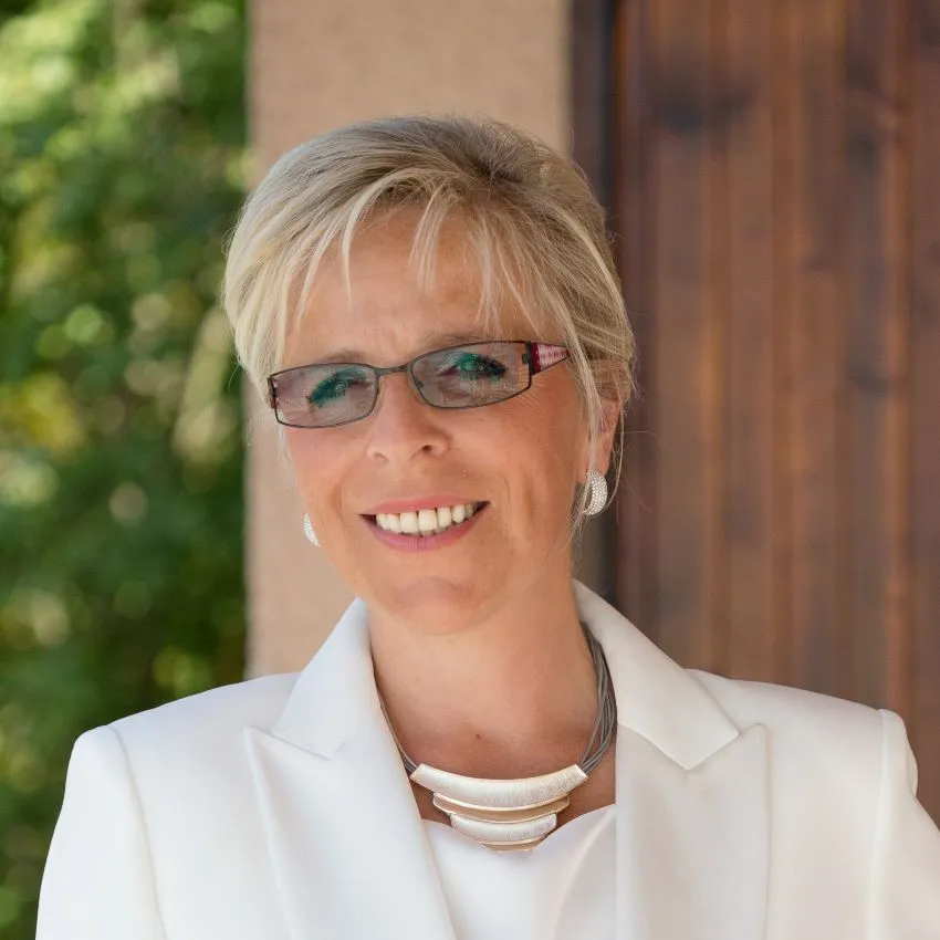 Sandrine Vivian Sandrine Vivian emlyon business school