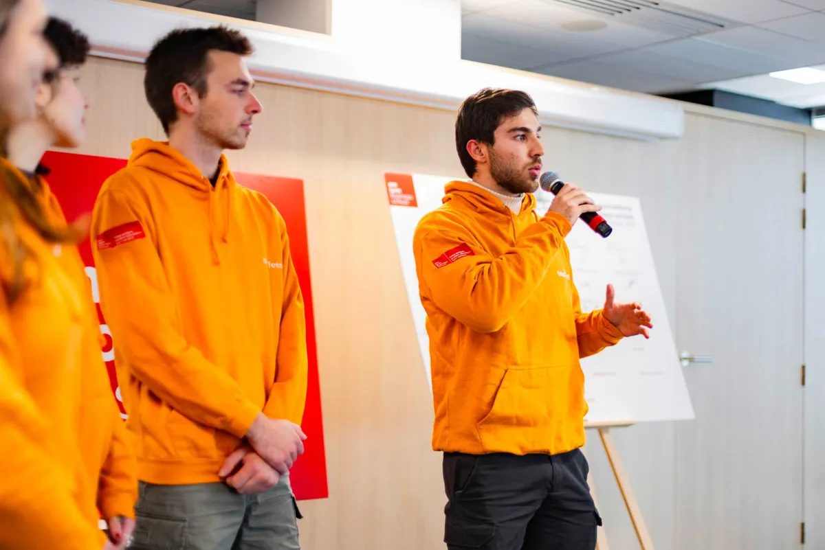 Signature - emlyon business school