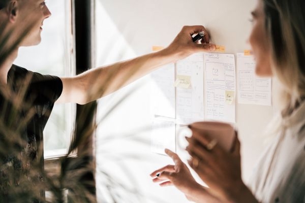 Réinventer la performance collective : les clés pour un succès durable post it