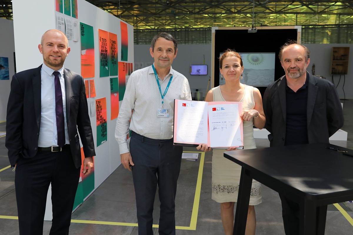 emlyon business school, l’École supérieure d’art et design de Saint-Etienne (Esadse) et la Cité du design signent un partenariat emlyon business school, l’École supérieure d’art et design de Saint-Etienne (Esadse) et la Cité du design signent un partenariat