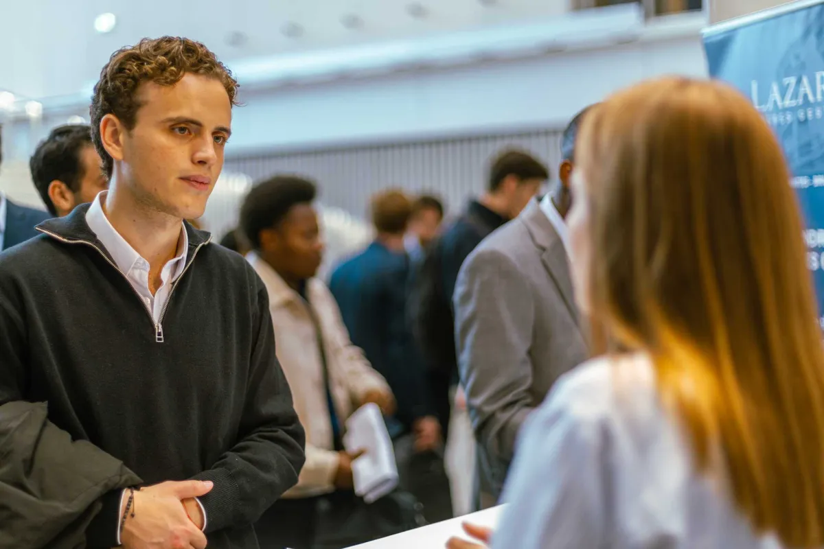 Des alumni d’emlyon recrutent des futurs étudiants Des alumni d’emlyon recrutent des futurs étudiants
