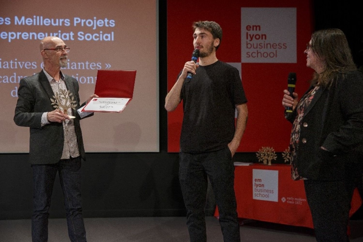 L’engagement des étudiants récompensé lors des Prix de l’Entrepreneuriat Social L’engagement des étudiants récompensé lors des Prix de l’Entrepreneuriat Social
