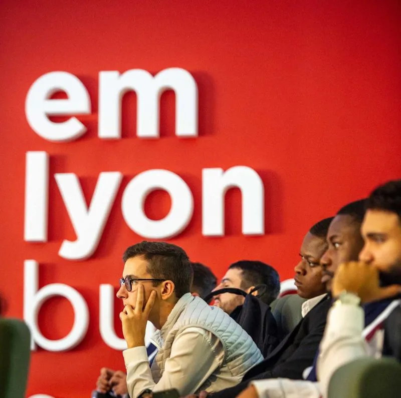Une business school de référence pour la réussite de votre VAE Une business school de référence pour la réussite de votre VAE