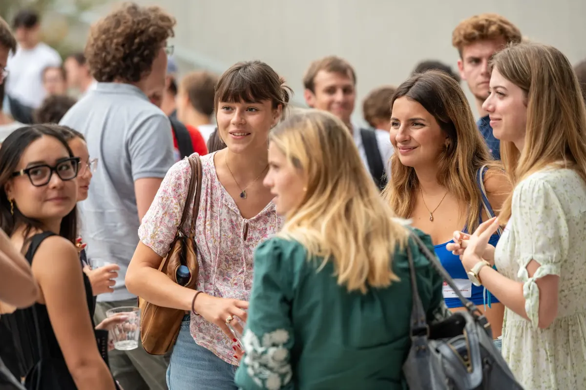 Frequently asked questions - emlyon Frequently asked questions - emlyon