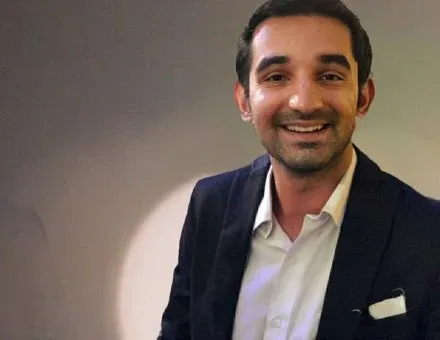 Ahmed came from Pakistan to join emlyon business school, learn why!