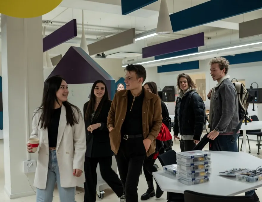 emlyon et l’ensemble de ses personnels se réjouissent d’accueillir ses étudiants et participants dans les prochaines semaines et leur souhaitent à toutes et tous une excellente rentrée. emlyon et l’ensemble de ses personnels se réjouissent d’accueillir ses étudiants et participants dans les prochaines semaines et leur souhaitent à toutes et tous une excellente rentrée.